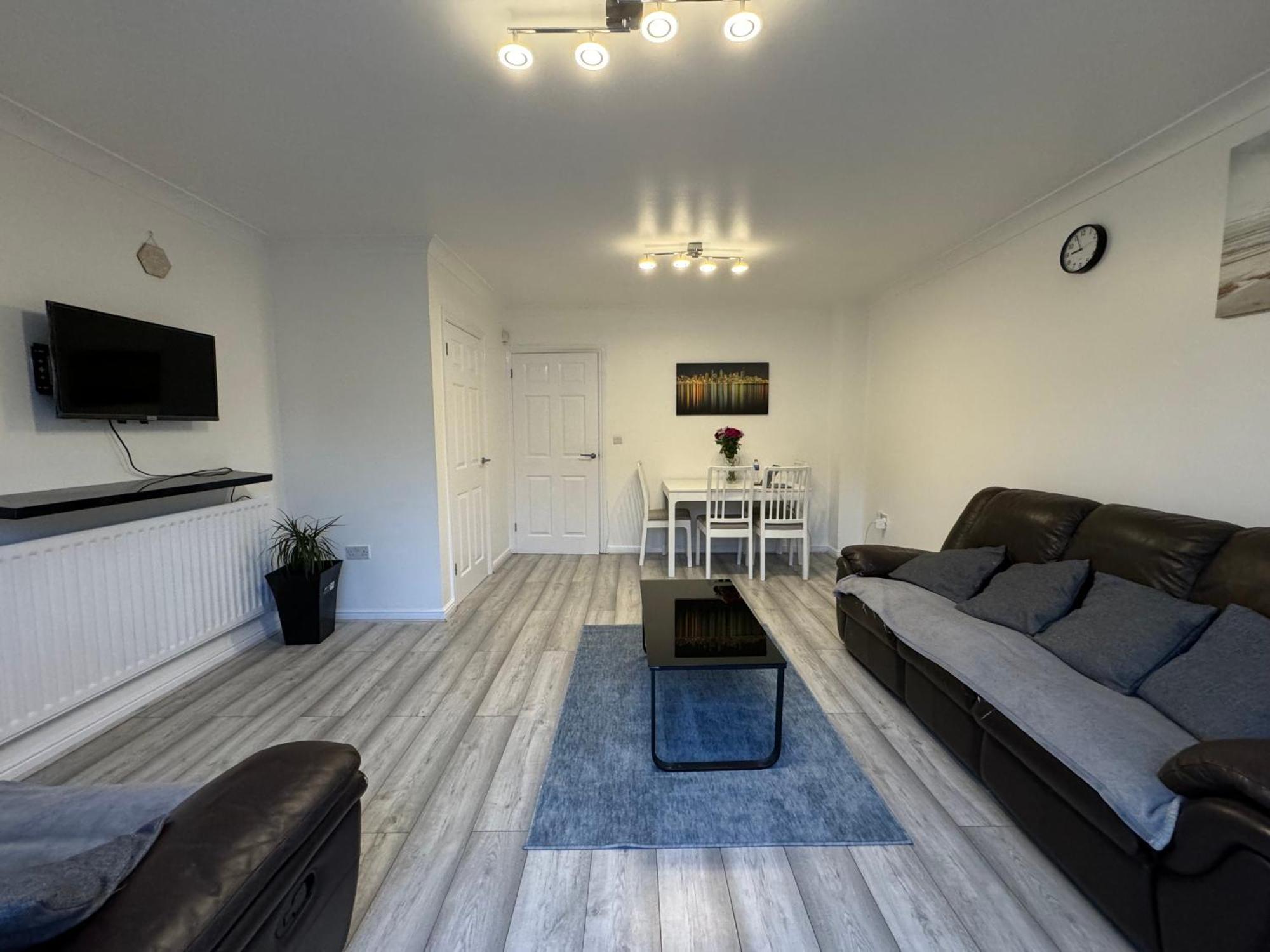 Spacious 3 Bedroom Home, With Private Driveway 5 Minutes From Excel Centre & Custom House Londra Dış mekan fotoğraf