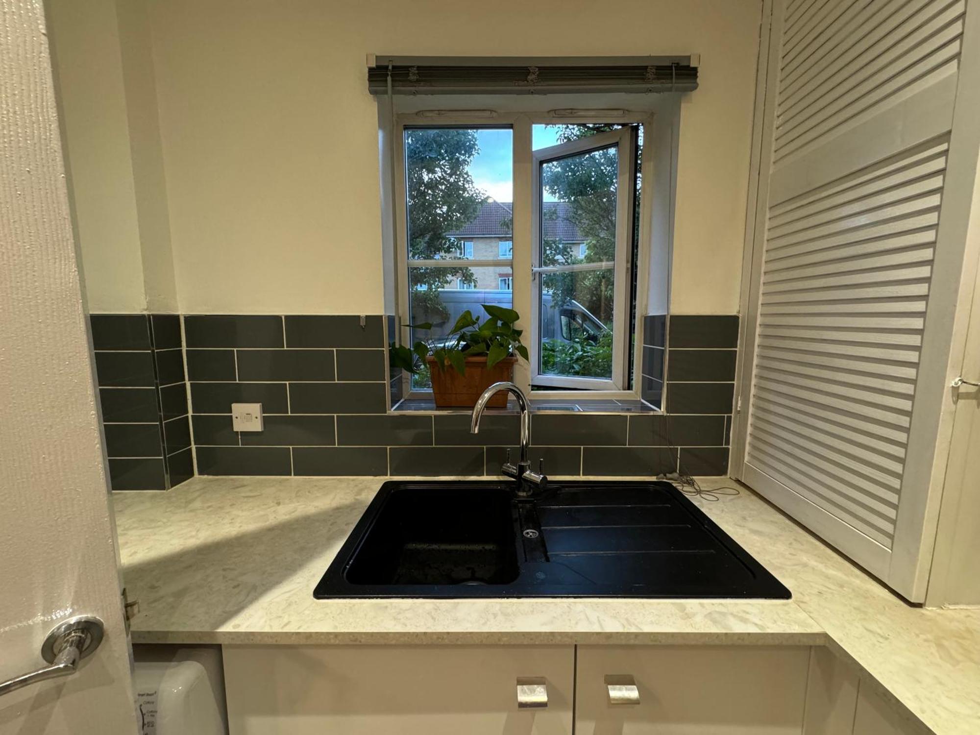 Spacious 3 Bedroom Home, With Private Driveway 5 Minutes From Excel Centre & Custom House Londra Dış mekan fotoğraf